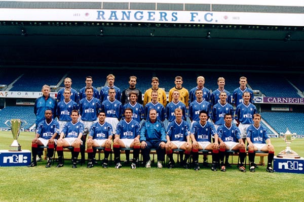 Glasgow Rangers squad signed photograph season 2000-2001